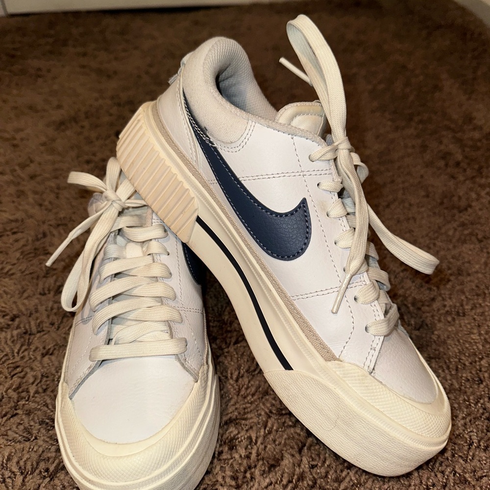 Nike White and Dark Blue Casual Sneakers